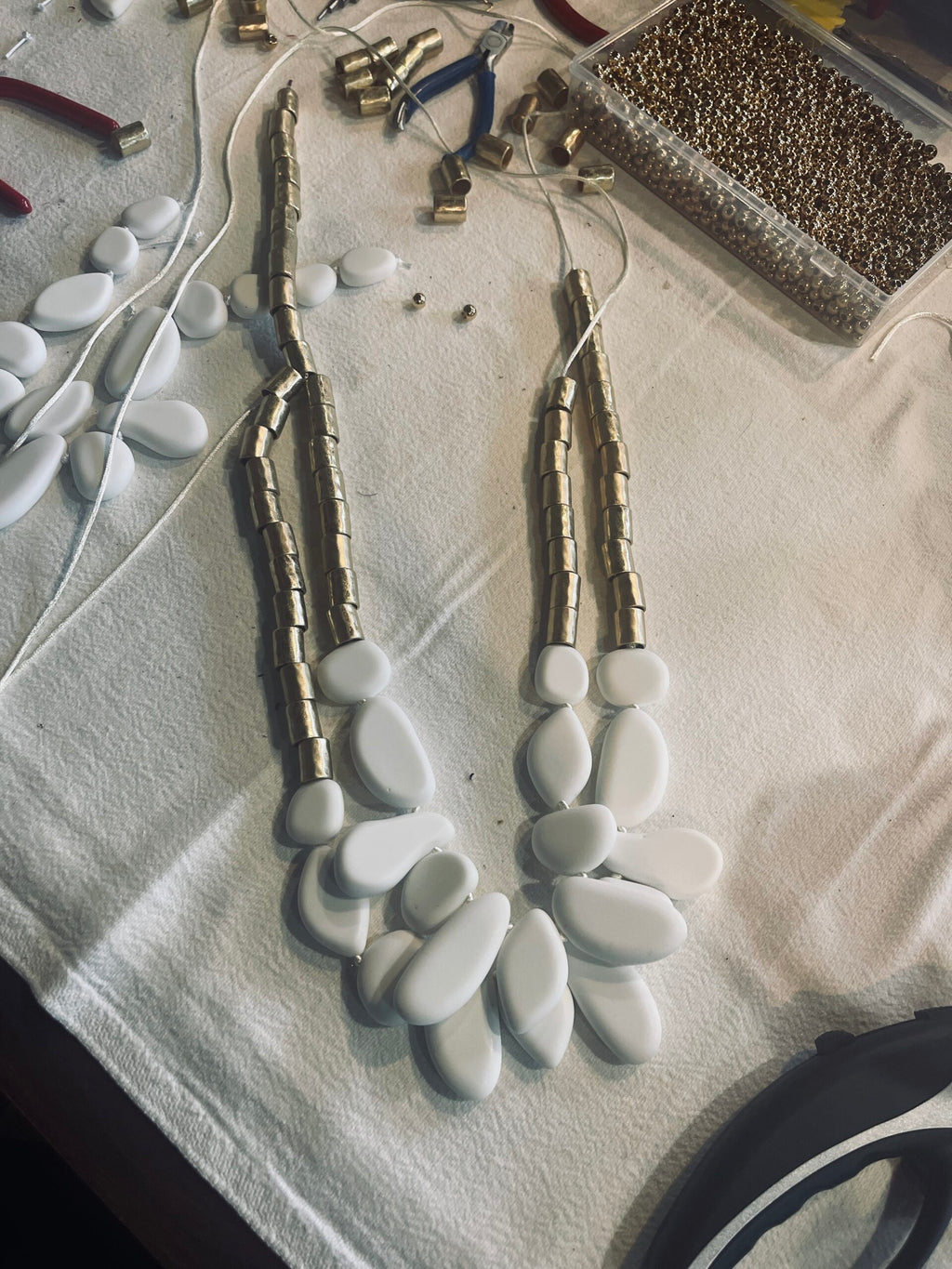 Glam Schoolhouse Necklace 0369261 image 7