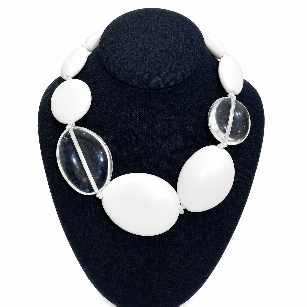 White Necklace 0369071 image 2
