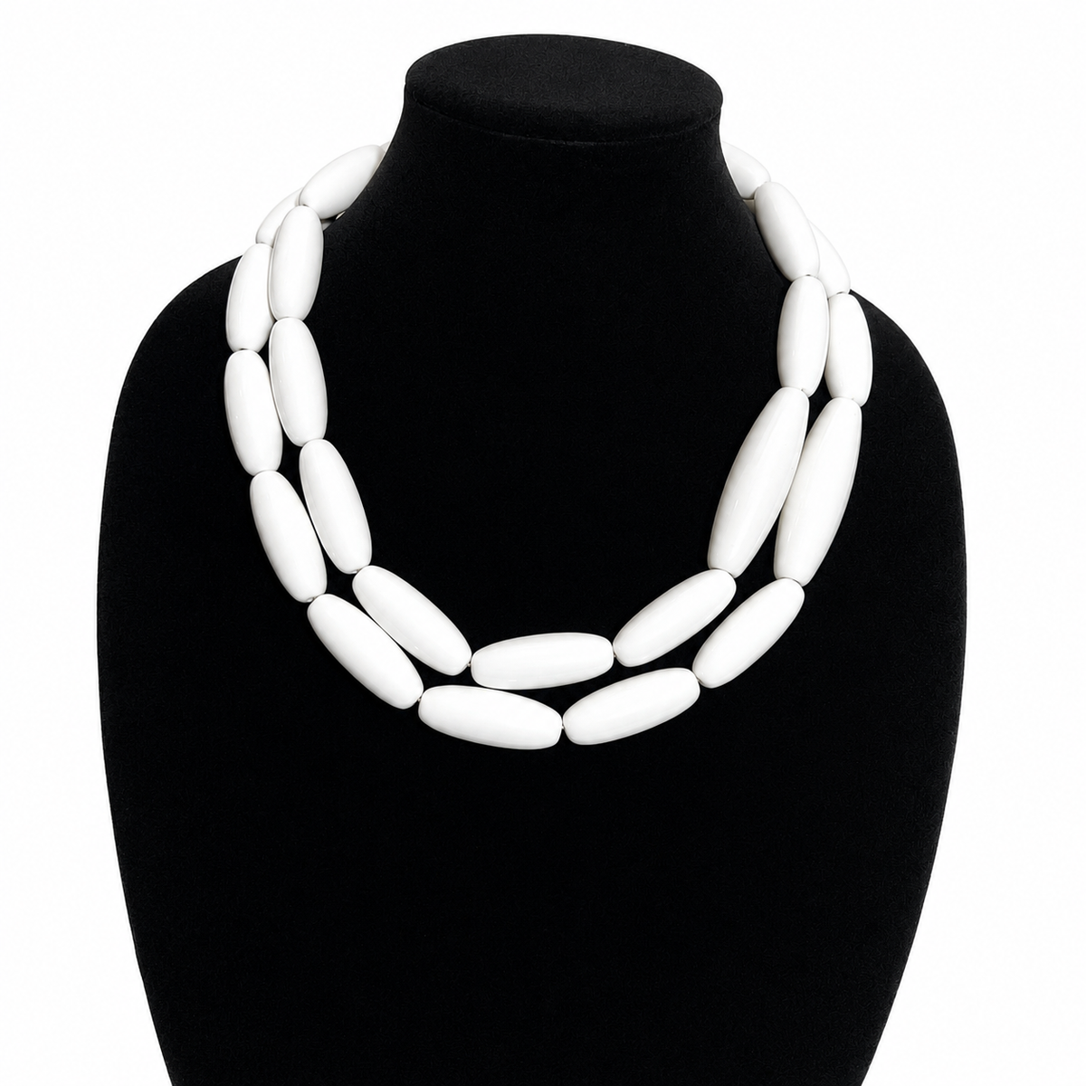 Long white necklace caro original 0369093 image 3