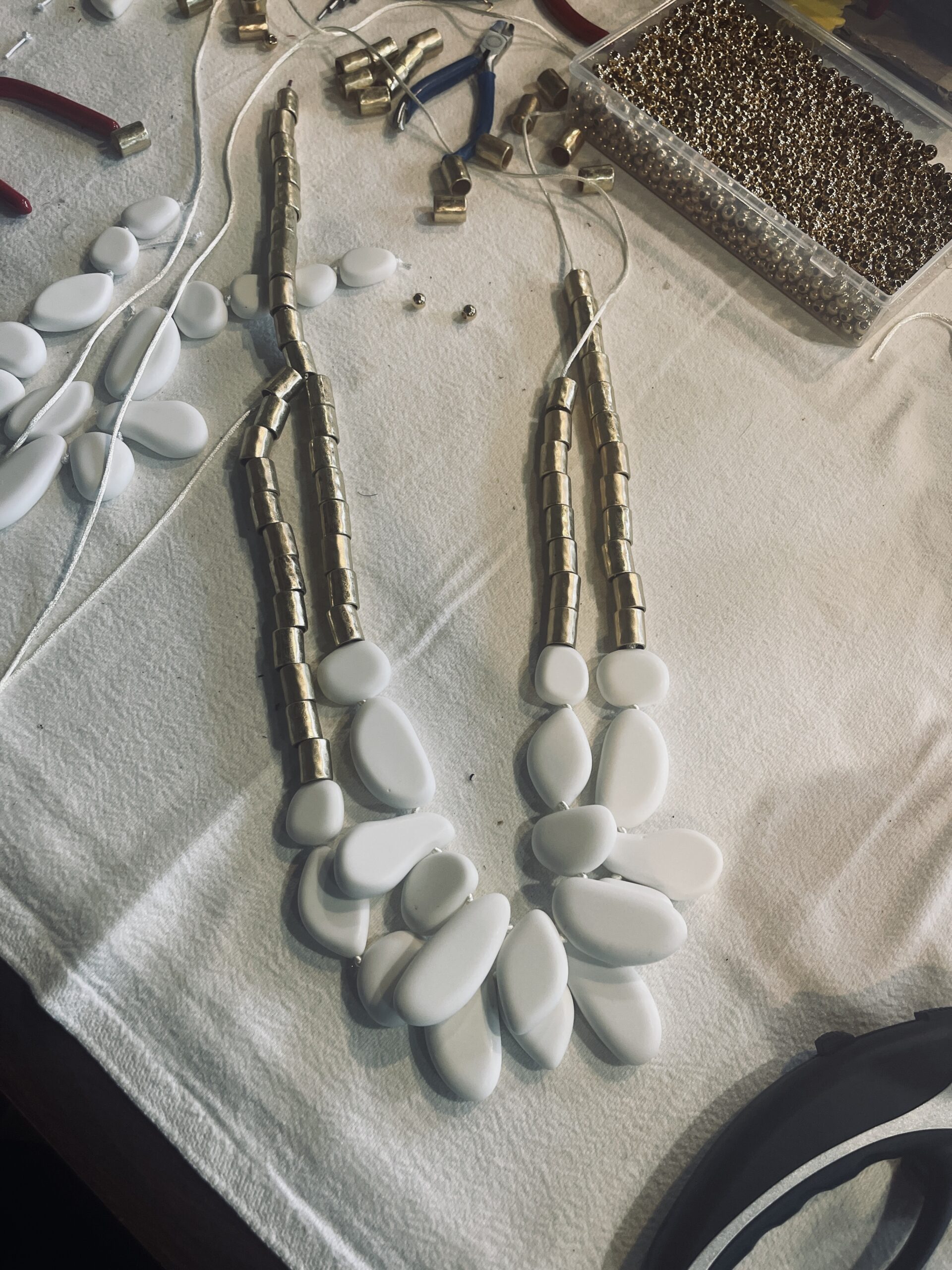 Inspired by the serene beauty of Schoolhouse Beach in Washington Island, USA, this statement piece captures the harmony between nature’s raw textures and modern elegance.