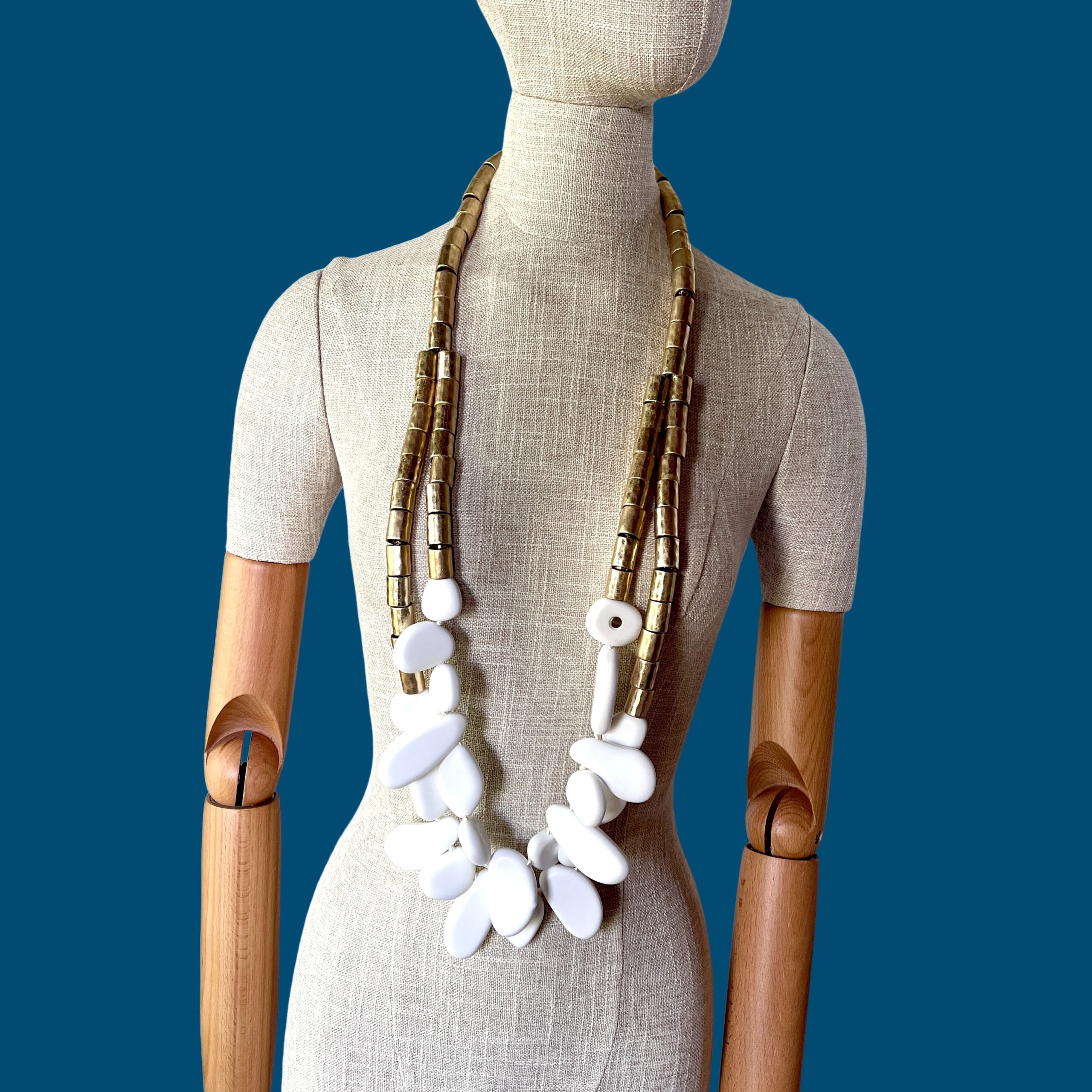 Inspired by the serene beauty of Schoolhouse Beach in Washington Island, USA, this statement piece captures the harmony between nature’s raw textures and modern elegance.